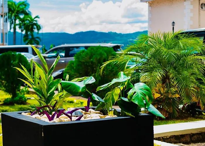 Falcon Shoreline-gated-security-airport Pickup Available Apartment *